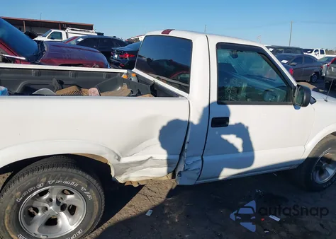 2000 Chevrolet S-10 Ls z USA, uszkodzony, nr VIN 1GCCS1451Y8263114